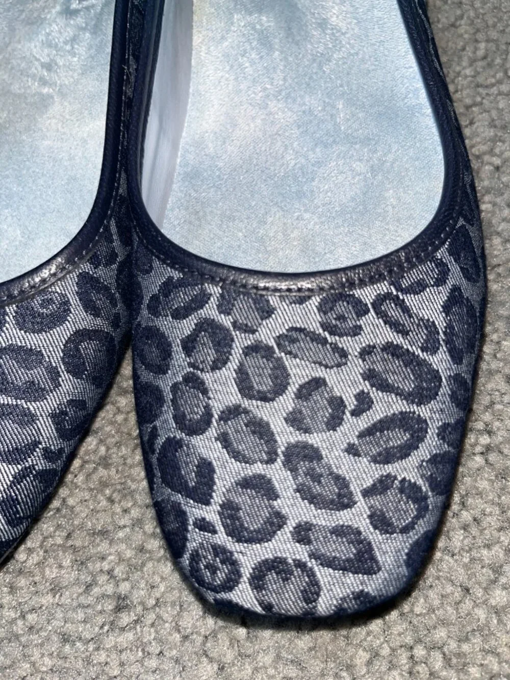 VIONIC ORINDA BALLET FLATS IN LEOPARD PATTERN DENIM & NAVY LEATHER  - EUC - 8.5